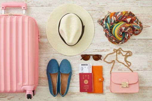 Holiday packing image
